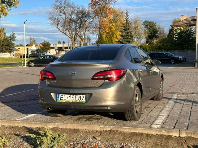 Opel Astra J facelifting 2016 — zdjęcie 24