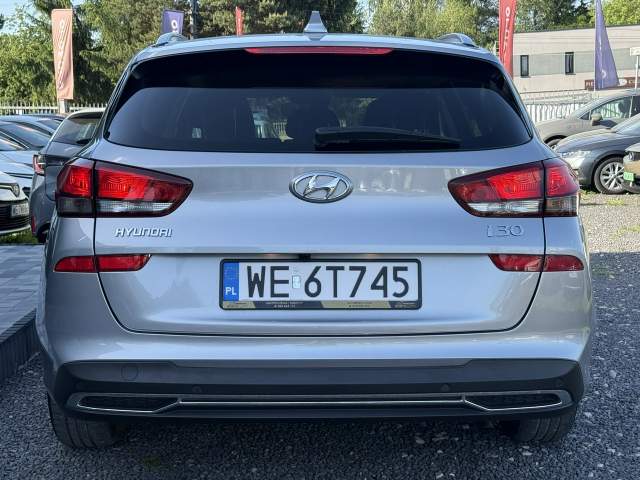 Hyundai i30 III facelifting 2 2022 — zdjęcie 8