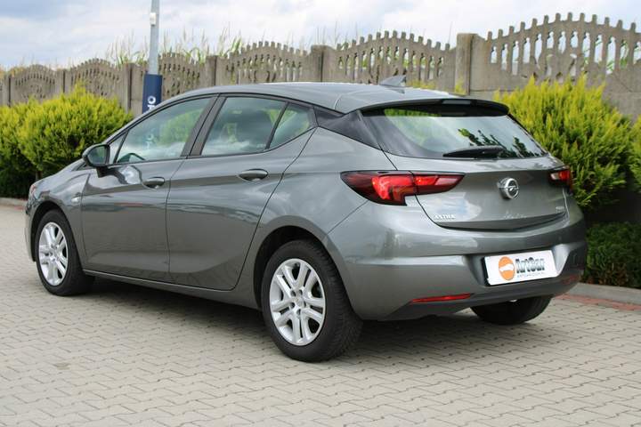 Opel Astra J facelifting 2018 — zdjęcie 16