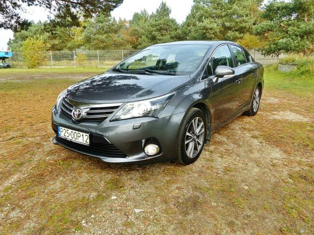 Toyota Avensis III facelifting 2013 — zdjęcie 13