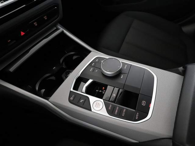BMW 3 serii VII (G2x) facelifting 2023 — zdjęcie 28
