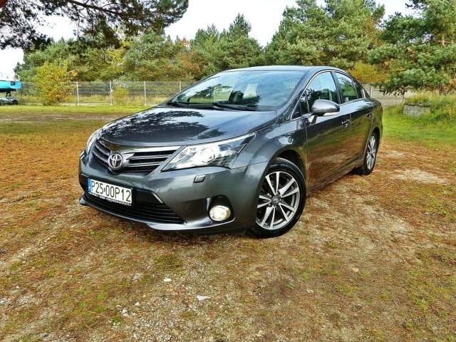 Toyota Avensis III facelifting 2013 — zdjęcie 40