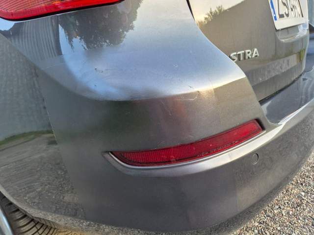 Opel Astra J 2010 — zdjęcie 7