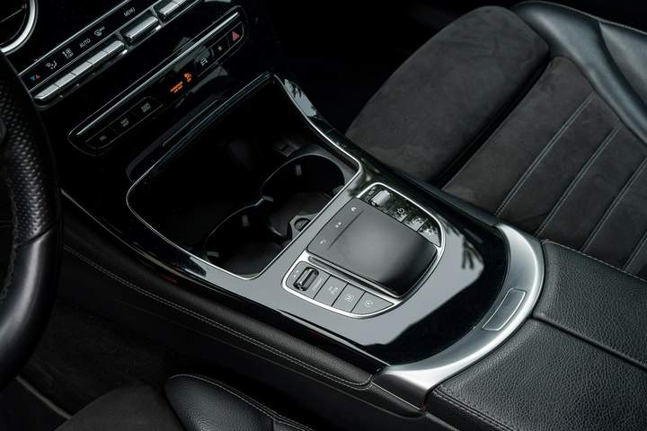 Mercedes-Benz GLC I (X253) facelifting 2020 — zdjęcie 31