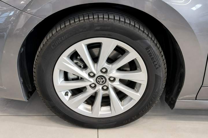 Toyota Camry VIII (XV70) 2021 — zdjęcie 10
