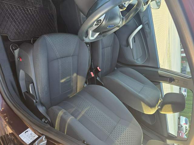 Ford Fiesta Mk6 2011 — zdjęcie 14