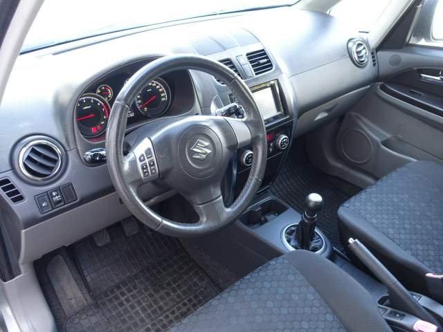 Suzuki SX4 I (Classic) facelifting 2012 — zdjęcie 12