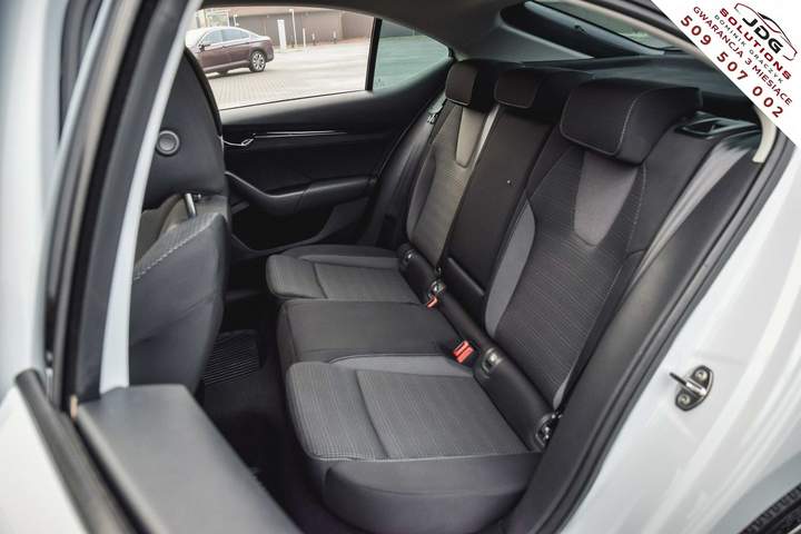 Skoda Octavia III (A7) facelifting 2020 — zdjęcie 32