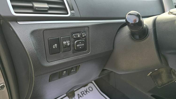 Toyota Verso I facelifting 2014 — zdjęcie 18
