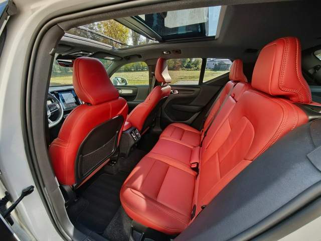 Volvo XC40 I 2019 — zdjęcie 15