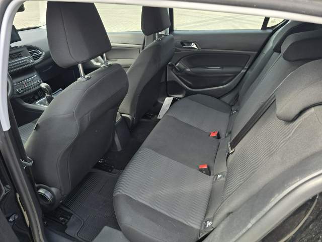 Peugeot 308 II 2014 — zdjęcie 14