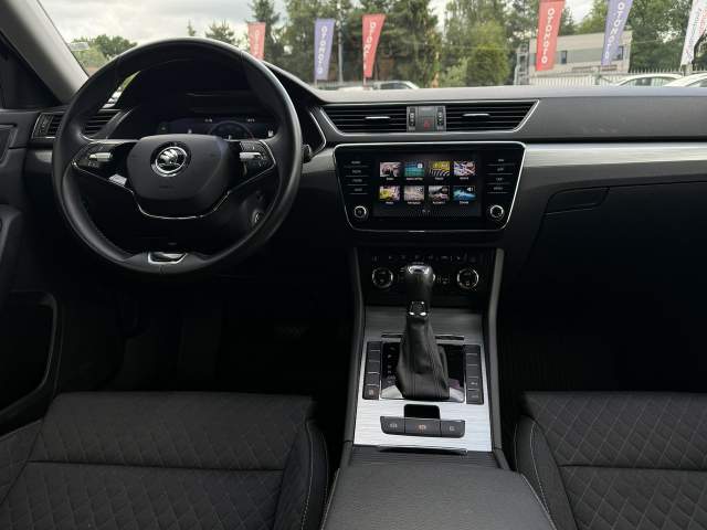Skoda Superb III facelifting 2021 — zdjęcie 12