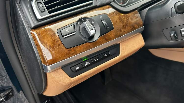 BMW 7 serii V (F01/F02/F04) facelifting 2014 — zdjęcie 24