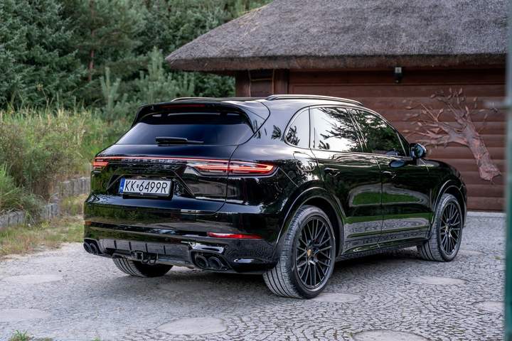 Porsche Cayenne III 2022 — zdjęcie 36