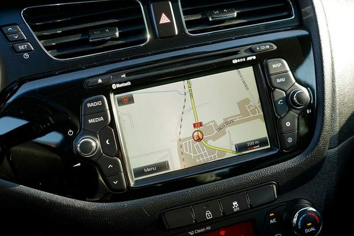 Kia Ceed II facelifting 2015 — zdjęcie 26