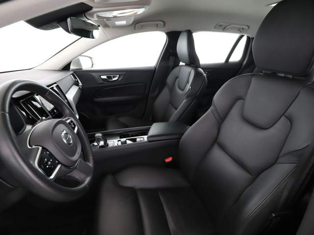 Volvo V60 II 2022 — zdjęcie 13