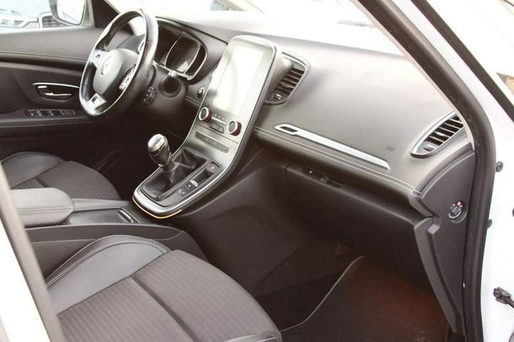 Renault Scenic IV 2017 — zdjęcie 17