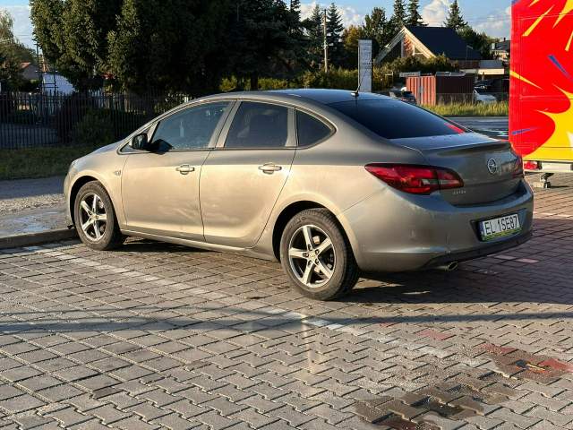 Opel Astra J facelifting 2016 — zdjęcie 7