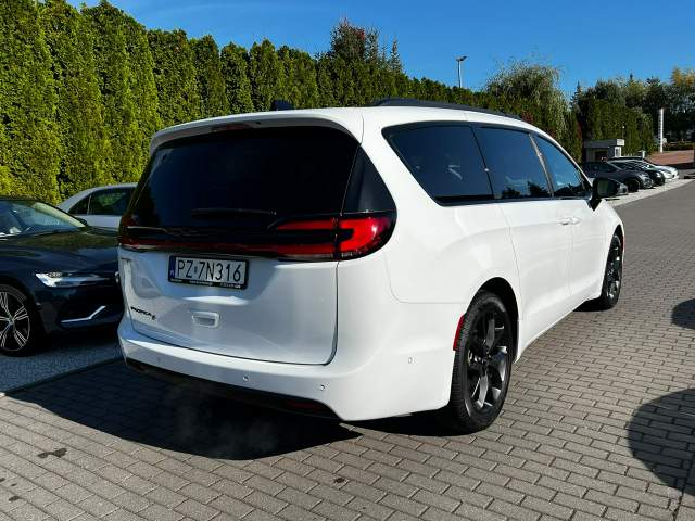 Chrysler Pacifica RU facelifting 2024 — zdjęcie 4