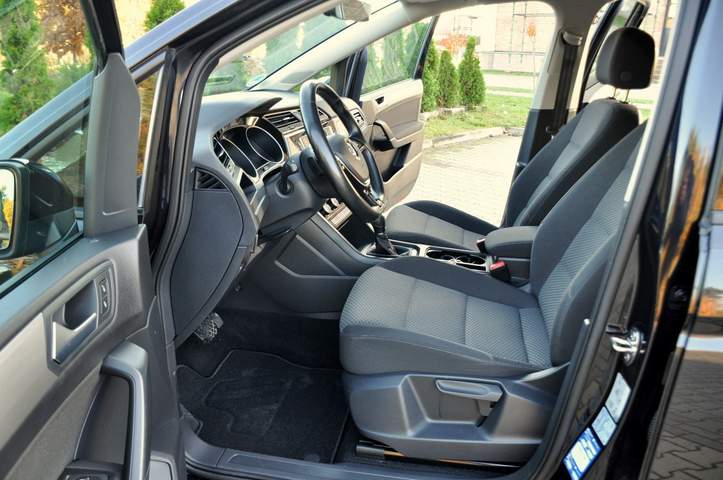Volkswagen Touran II 2017 — zdjęcie 22