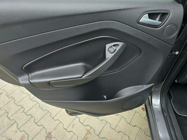 Ford Kuga II facelifting 2016 — zdjęcie 21