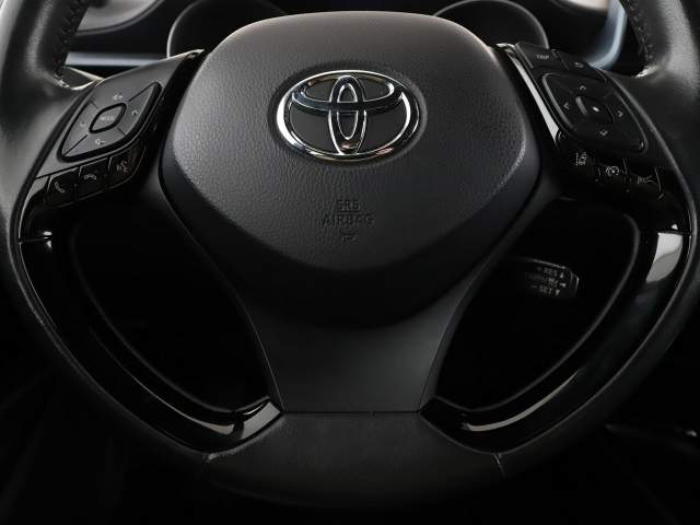 Toyota C-HR I facelifting 2020 — zdjęcie 21