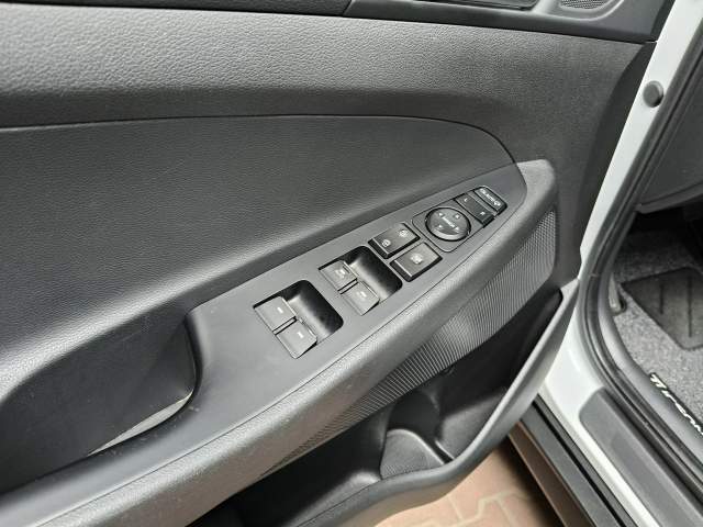 Hyundai Tucson III facelifting 2019 — zdjęcie 16
