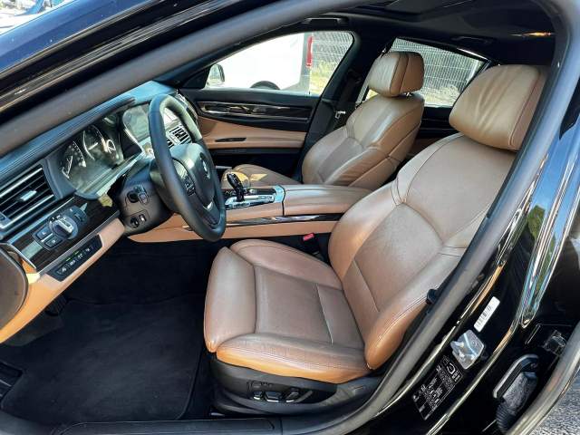 BMW 7 serii V (F01/F02/F04) 2011 — zdjęcie 8