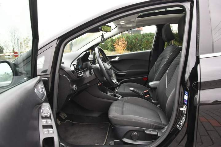 Ford Fiesta Mk6 facelifting 2017 — zdjęcie 17
