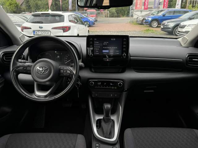 Toyota Yaris IV 2023 — zdjęcie 16