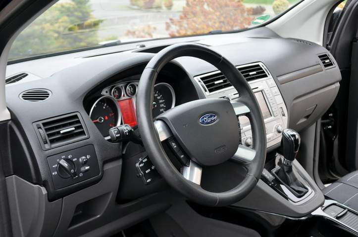 Ford Kuga I 2011 — zdjęcie 22