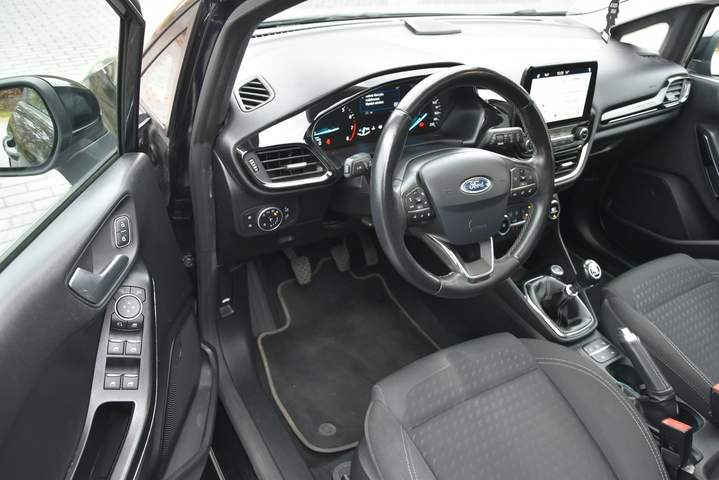 Ford Fiesta Mk6 facelifting 2017 — zdjęcie 16