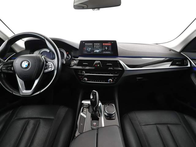 BMW 5 serii VI (F10/F11/F07) facelifting 2017 — zdjęcie 15