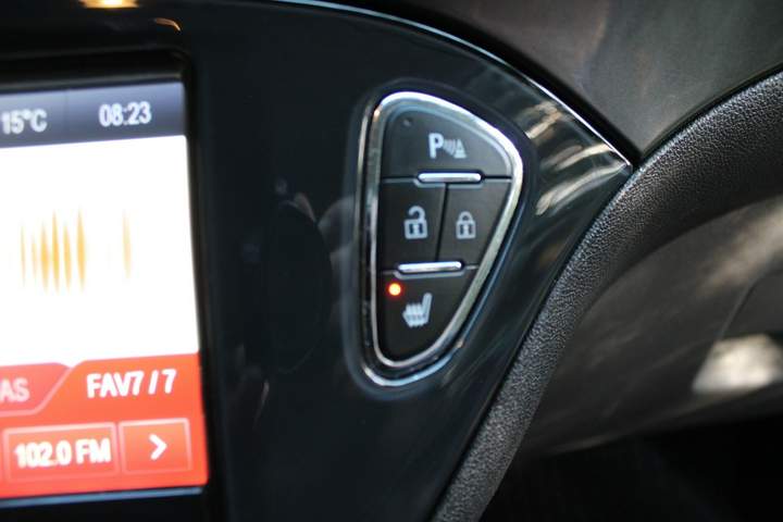 Opel Corsa E 2015 — zdjęcie 20