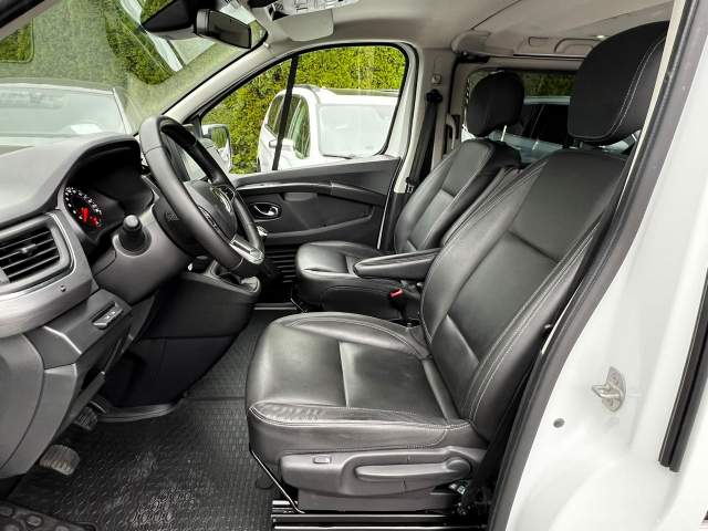 Renault Trafic III facelifting 2023 — zdjęcie 11