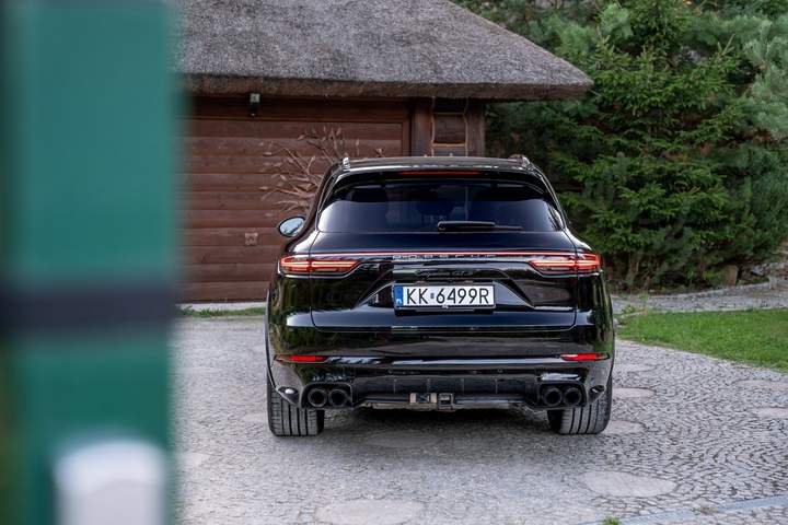 Porsche Cayenne III 2022 — zdjęcie 32