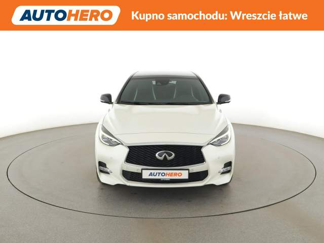 Infiniti Q30 2018 — zdjęcie 11