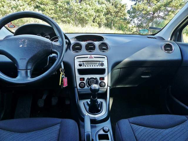 Peugeot 308 I 2010 — zdjęcie 39