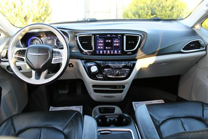Chrysler Pacifica RU 2018 — zdjęcie 14