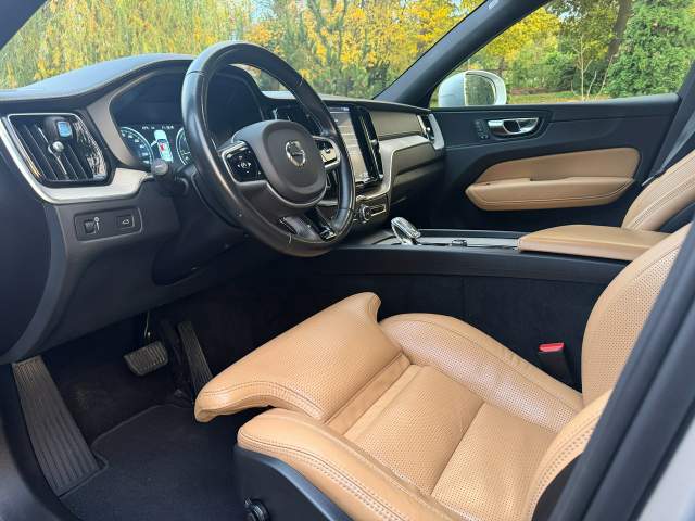 Volvo XC60 II 2020 — zdjęcie 14