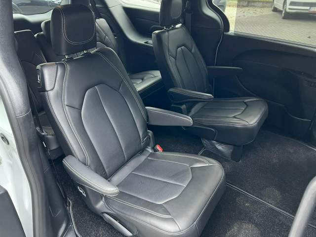 Chrysler Pacifica RU facelifting 2024 — zdjęcie 13