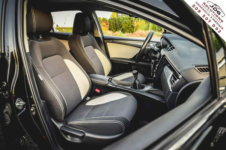 Toyota Avensis III facelifting 2 2017 — zdjęcie 27