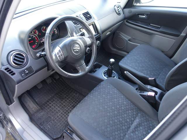 Suzuki SX4 I (Classic) facelifting 2012 — zdjęcie 11