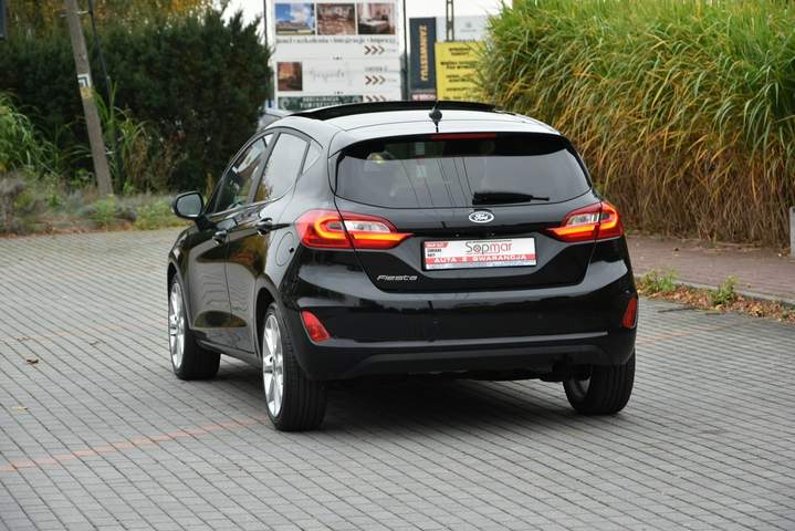 Ford Fiesta Mk6 facelifting 2017 — zdjęcie 22