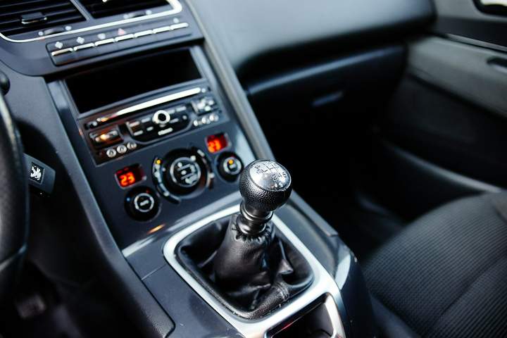 Peugeot 5008 I facelifting 2014 — zdjęcie 19