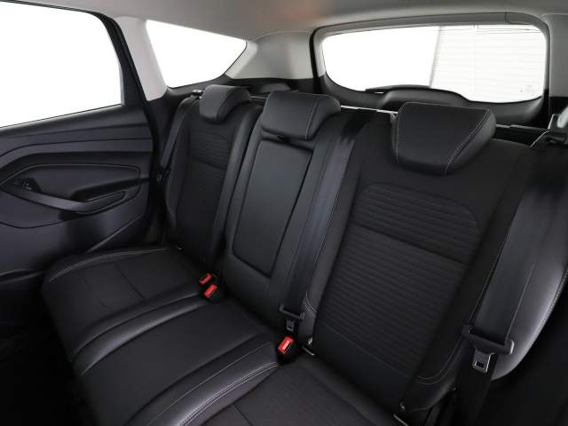 Ford Kuga II facelifting 2019 — zdjęcie 17