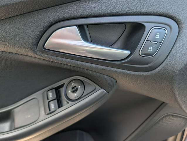 Ford Focus III facelifting 2015 — zdjęcie 30