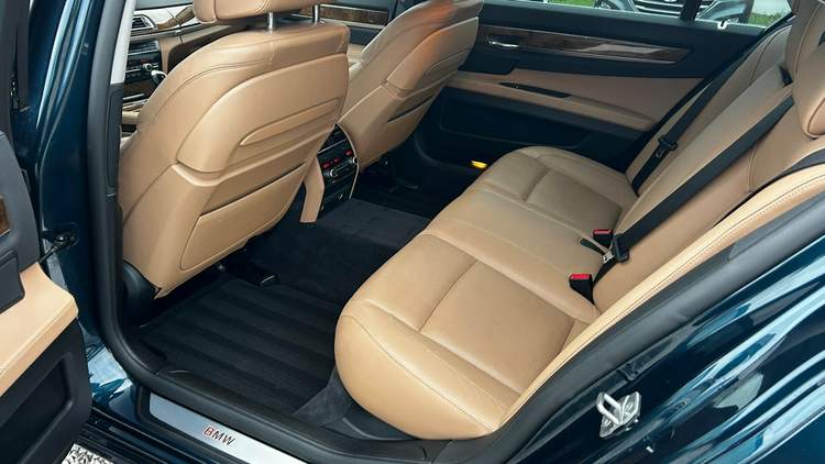 BMW 7 serii V (F01/F02/F04) facelifting 2014 — zdjęcie 14