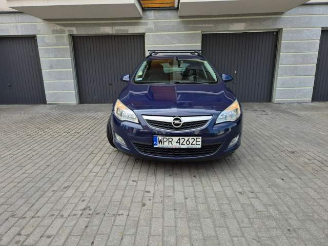 Opel Astra J facelifting 2012 — zdjęcie 3