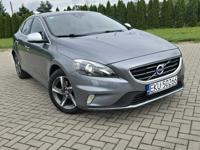 Volvo V40 II 2015 — zdjęcie 1